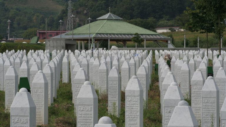 Memorijalni centar u Potočarima, ilustracija uz tekst o traženju nestalih osoba