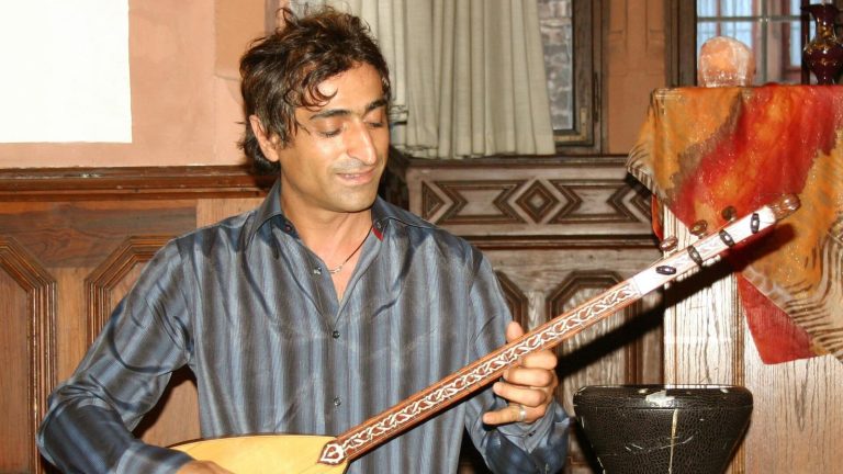 Saz, instrument koji prati sevdalinku